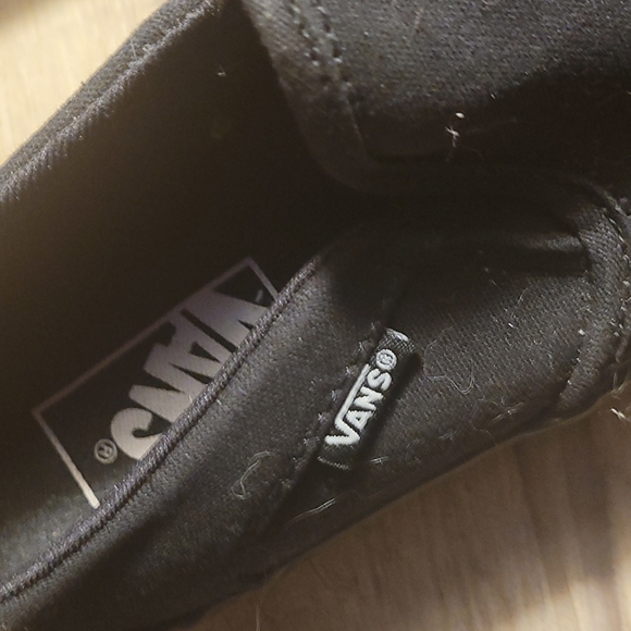 Vans - Picture 3 of 3